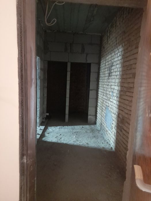 Новостройка. Пишган карвучдан Квартира сотилади   3 хонали. 1/3/4..