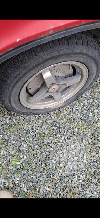 Продам диски с резиной ваз 1е размер