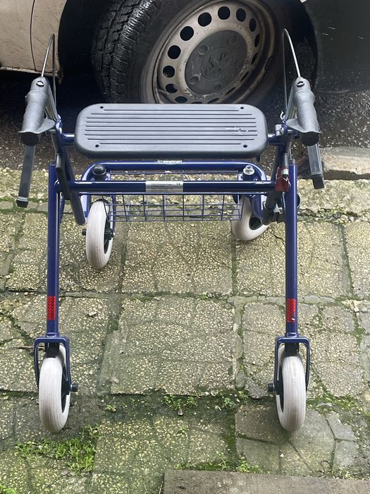 Проходилка за възрастни