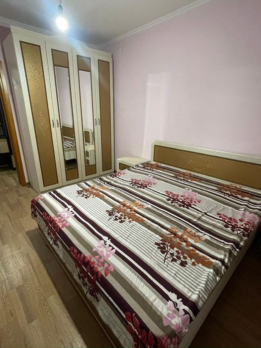 Срочно продаю спальный гарнитур