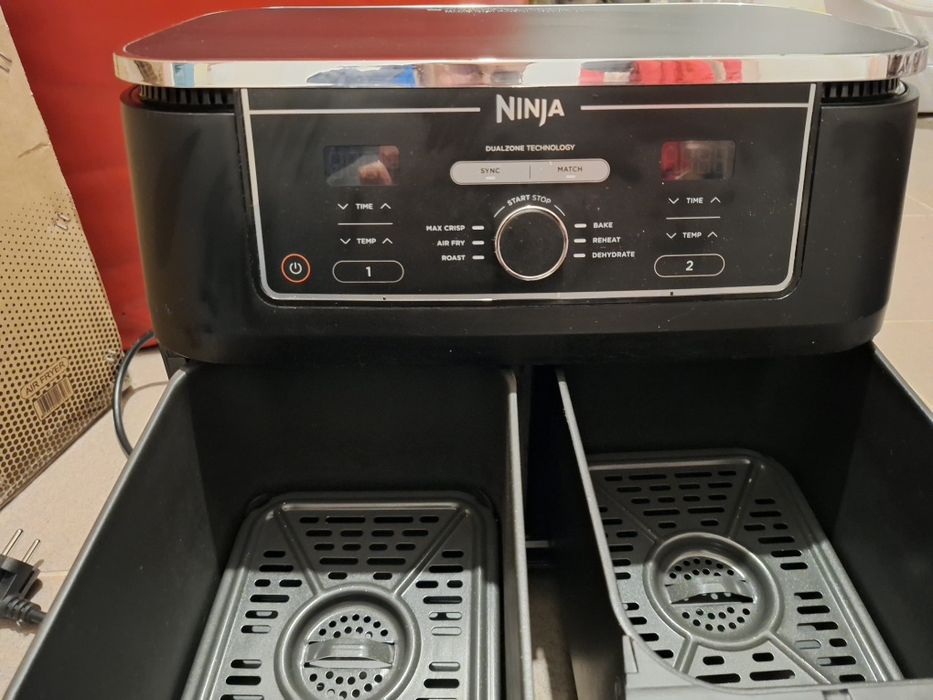 Friteuza aer cald Ninja, in garantie Foodi DualZone AF400, 9.5l, 2470
