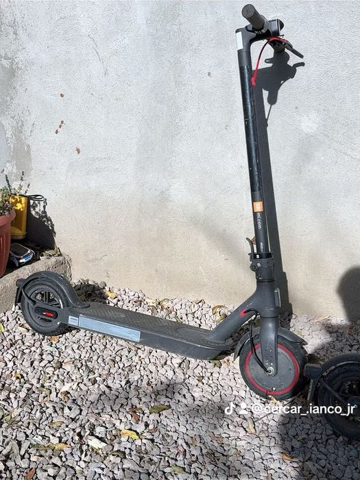 Vand 2 Trotinete electrice xioami mi pro2 300 lei bucata..