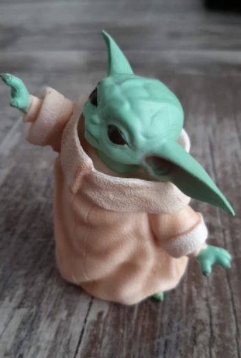Figurina Baby Yoda The Mandalorian Star Wars 8 cm