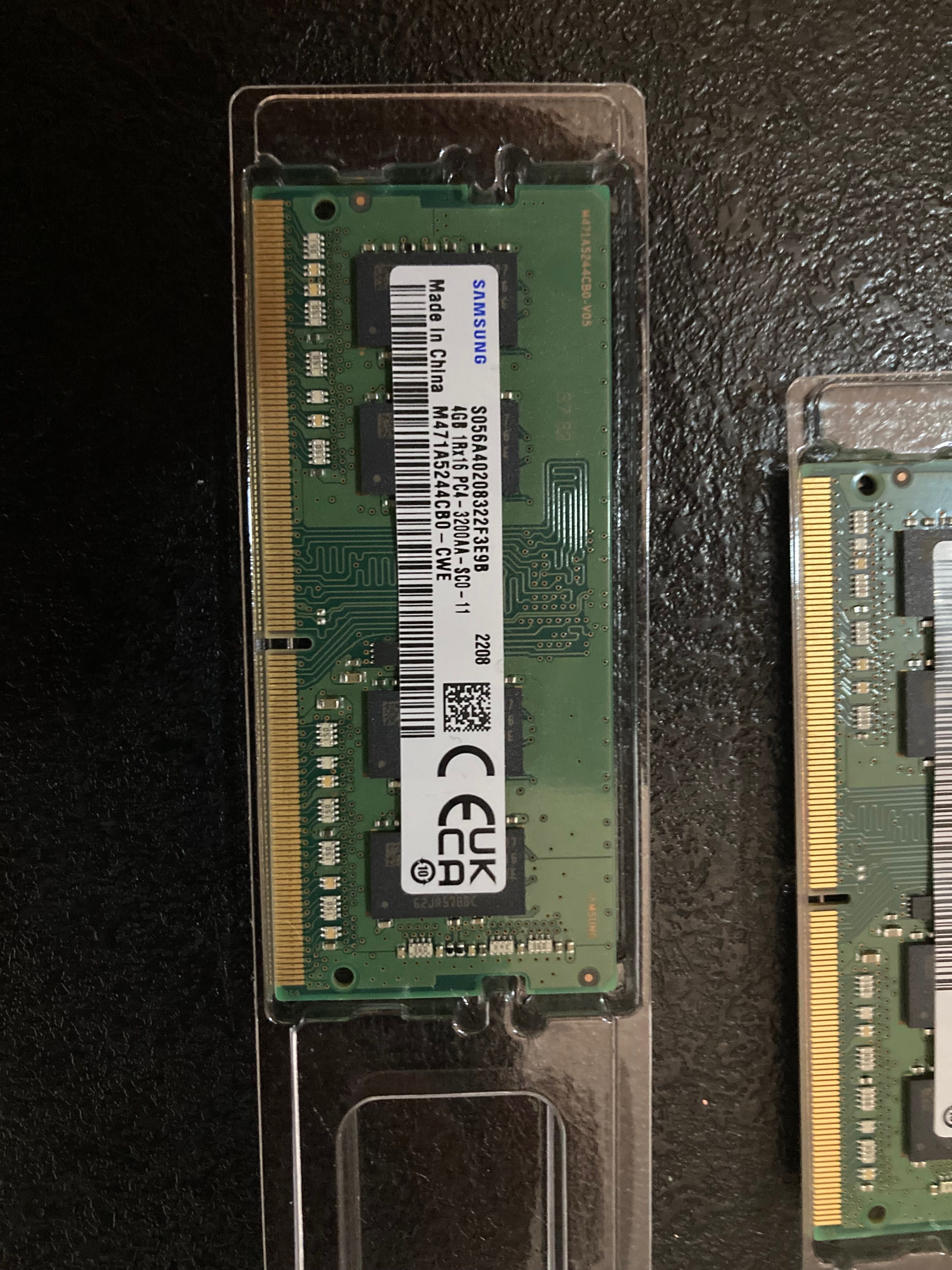 8 GB DDR 4 3200 MHz Samsung ( 2 plăcuțe a câte 4 GB pentru laptop )