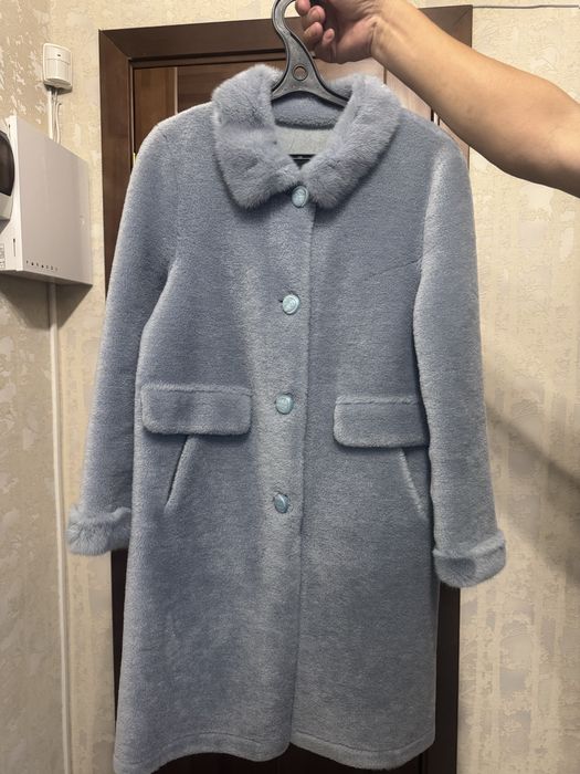 Продам женскую верхнюю одежду