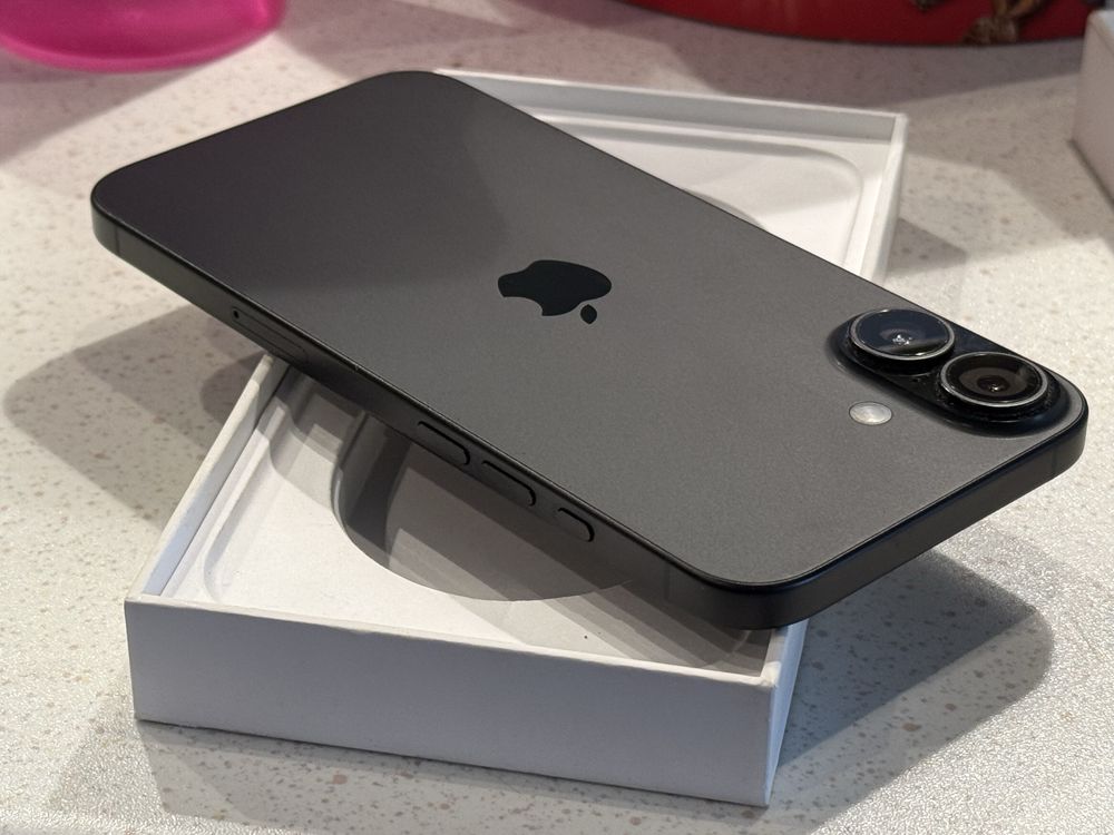 iPhone 16 Plus 128GB Black – Като НОВ, 99% Батерия, Гаранция!