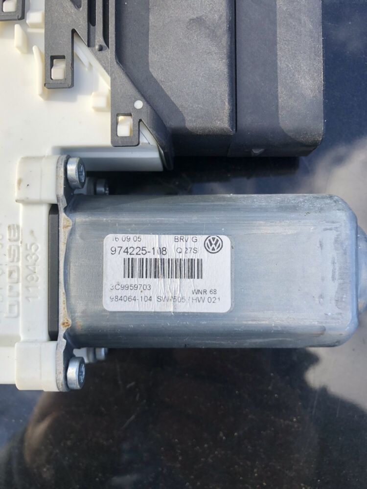 Volkswagen Passat B6 motoras geam portiera cu modul