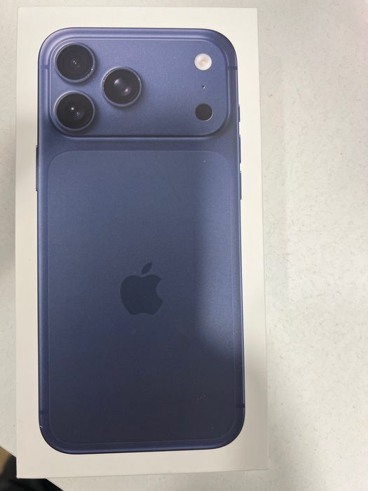 ПРОМО НОВ 24 месеца гаранция iphone 17 PRO MAX Deep Blue 256gb