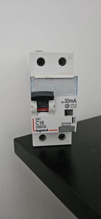 Vand siguranta diferentiala automata Legrand C16 30mA