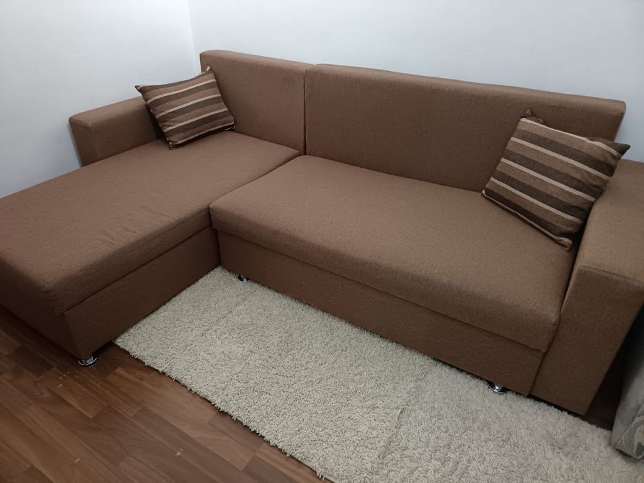 Coltar extensibil, foarte bine intretinut
