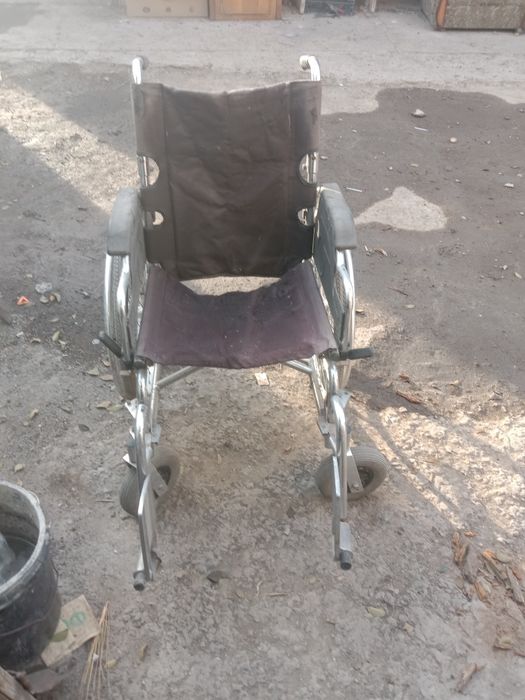 Продам инвалидную коляску