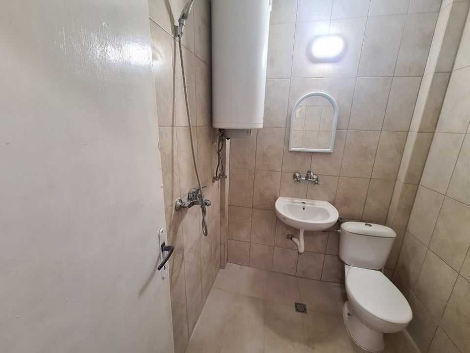 Дава се под наем Двустаен апартамент в Бургас, Лазур - 65 кв.м за 178.5 € - Снимка #5