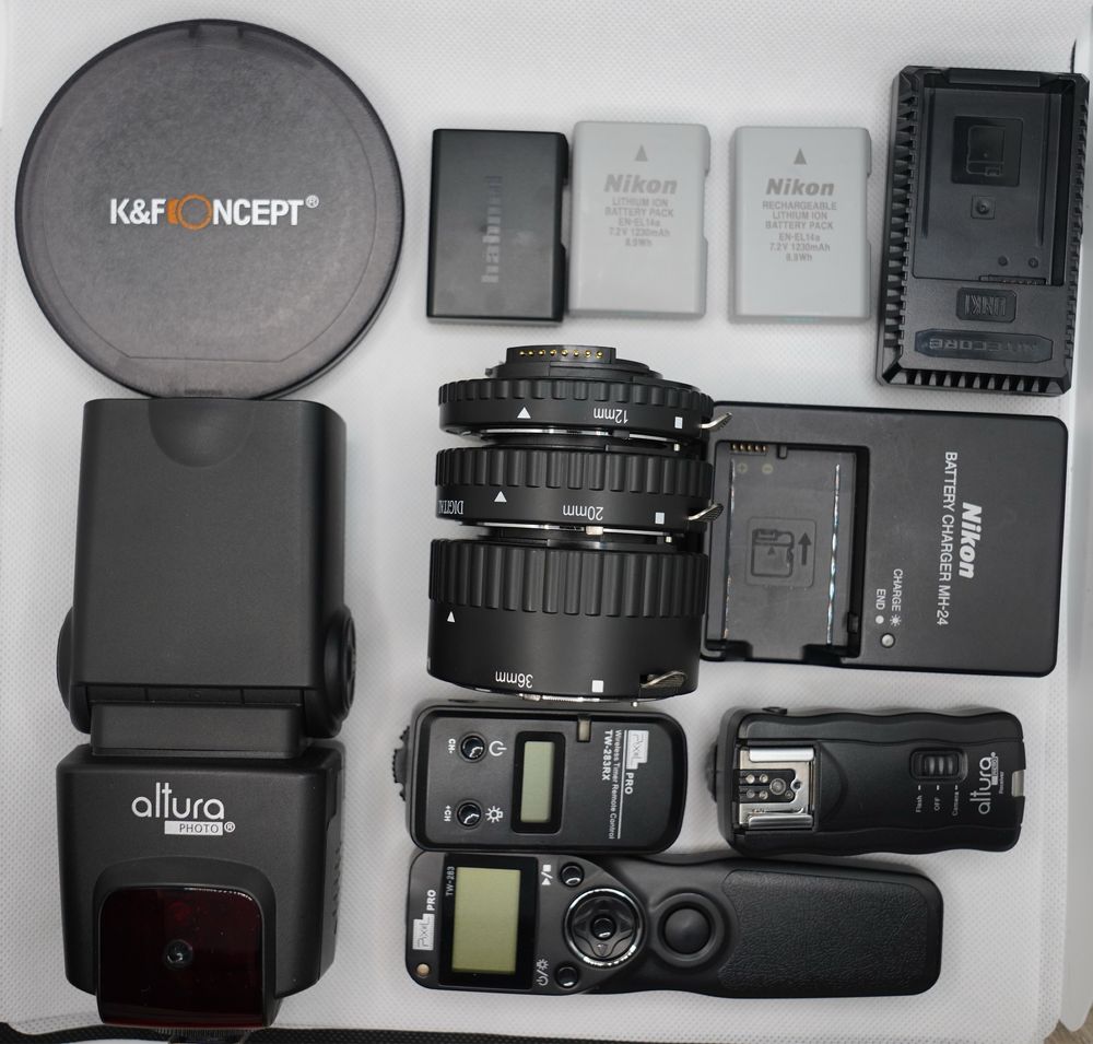 Nikon D5300 DSLR + accessories + gifts