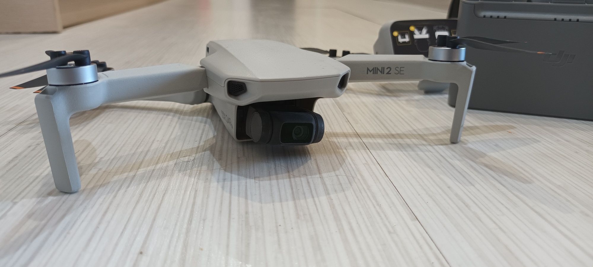 Продавам Дрон DJI MINI 2 se