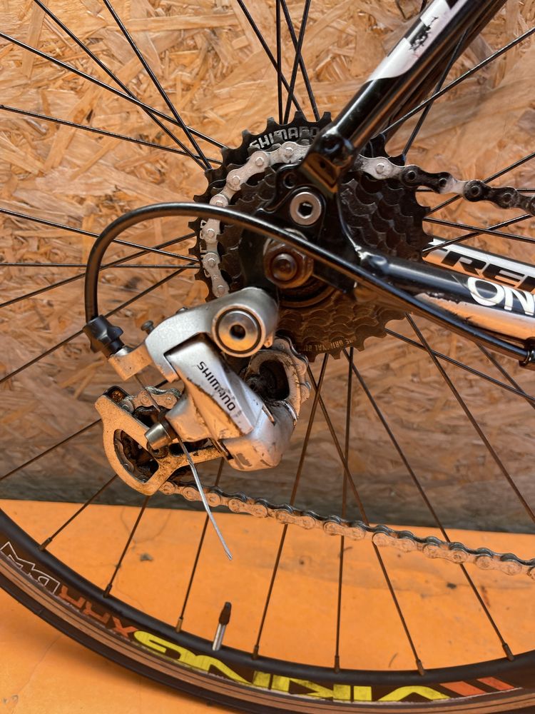 Bicicleta cursiera trek one series cadru aluminiu roti 28”