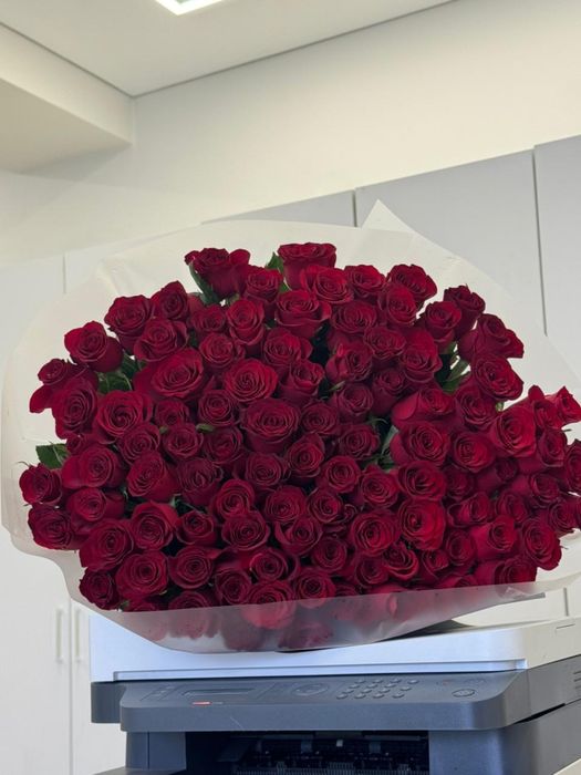 101 красных роз