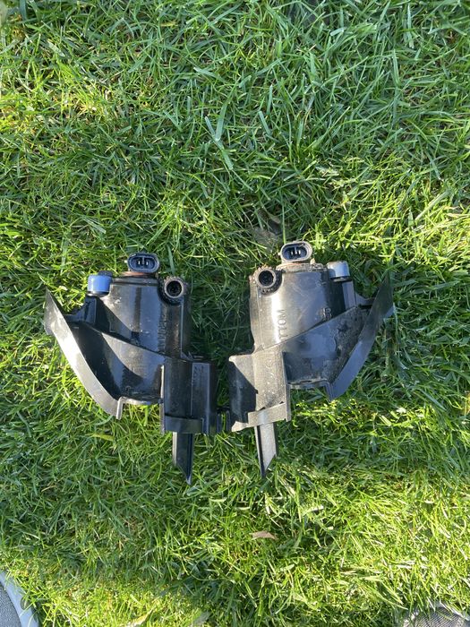 Халогени (фарове за мъгла) тойота авенсис т27