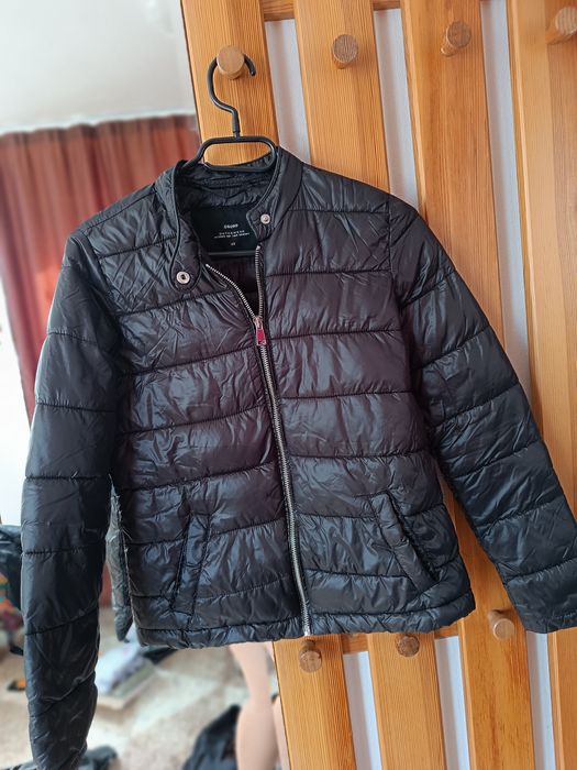Vând geaca marca Cropp