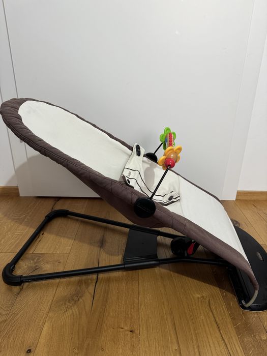 Balansoar Baby Bjorn si jucarie