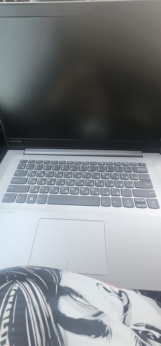 Продам на запчасти ноутбук