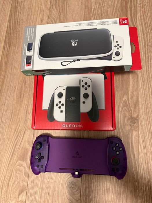 Nintendo Switch OLED + Аксесоари