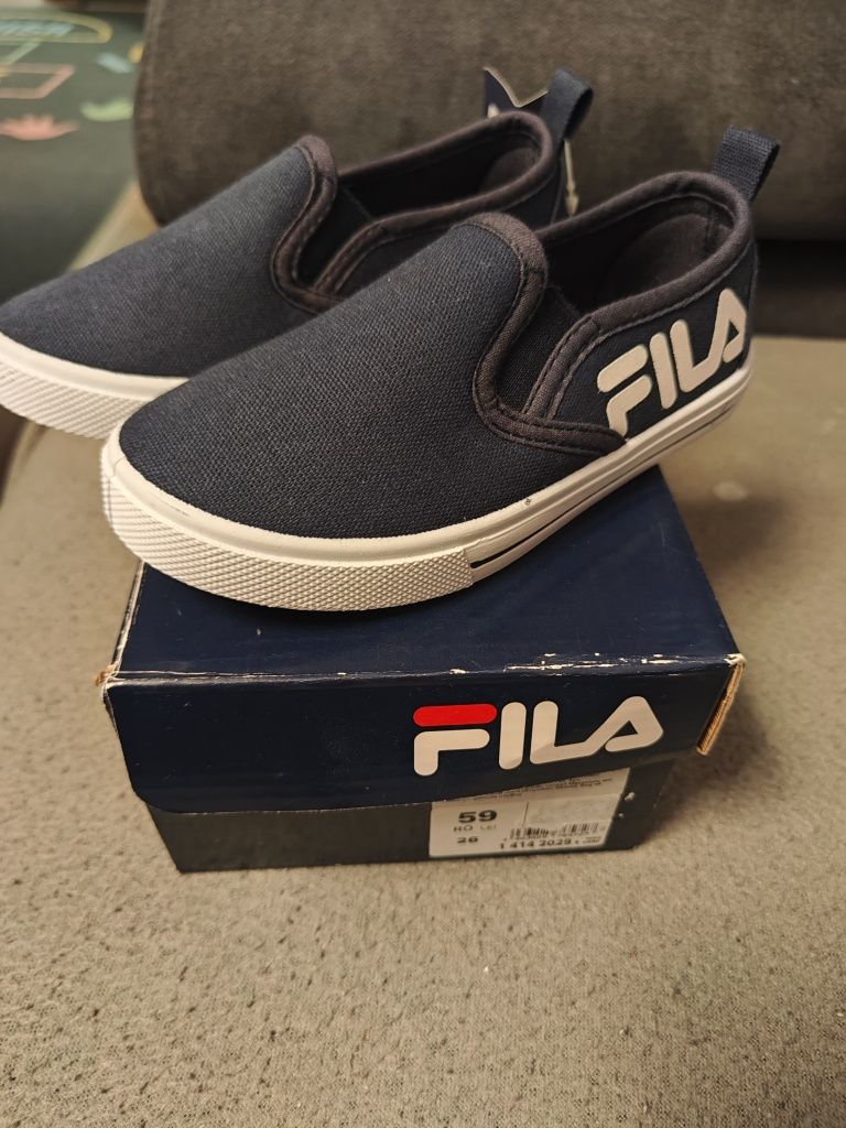 Нови обувки Fila р-р 26