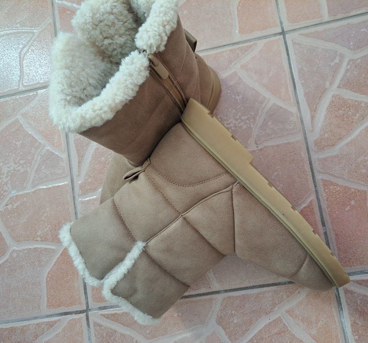 UGG Zara mărimea 38
