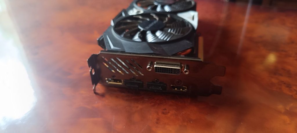 Видеокарта gtx 950.