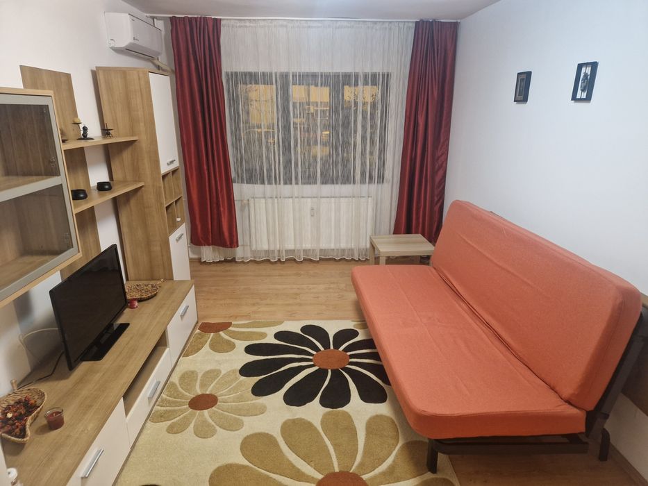 Închiriez garsoniera