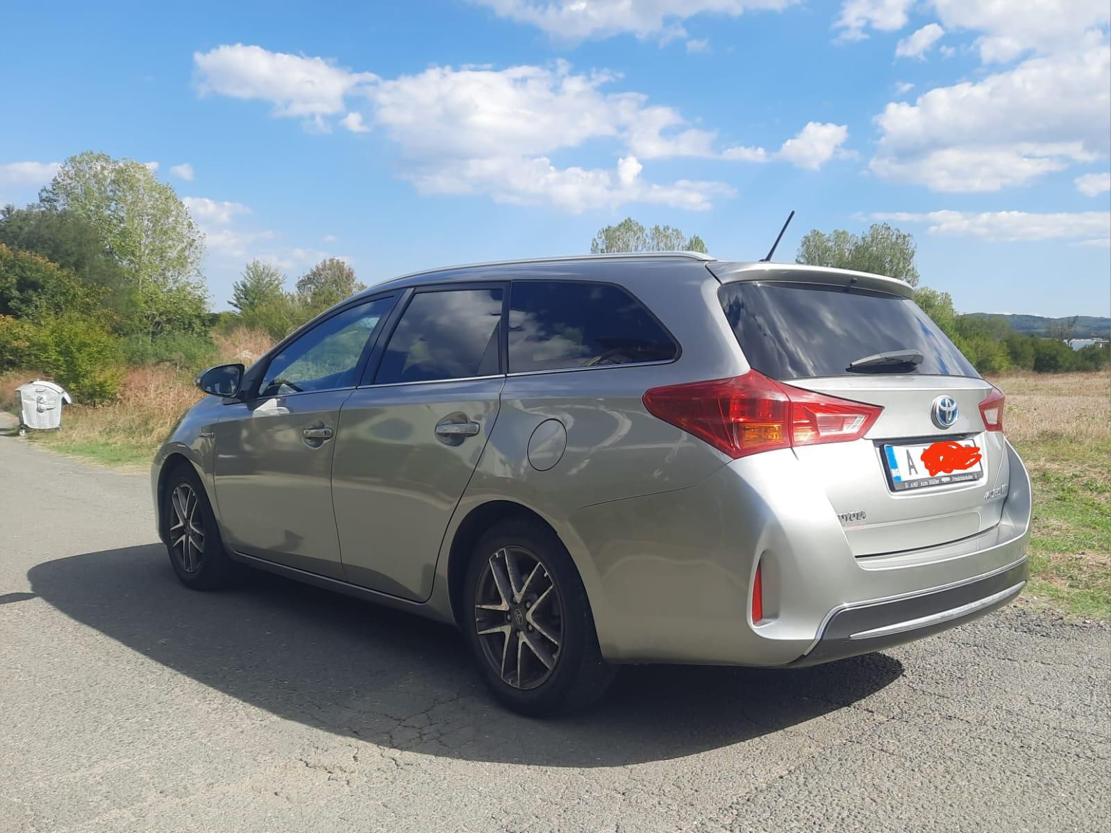 Toyota Auris 1, 8/99 коня  2015г.