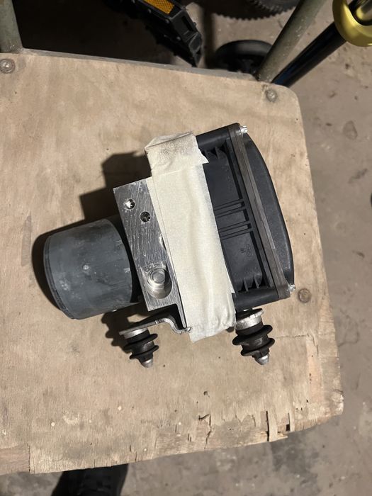 ABS помпа Audi A8 D4