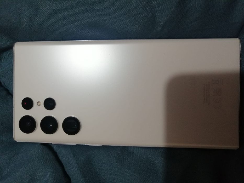 Samsung Galaxy S22 Ultra Alb Perlat 12GB RAM -256 GB memorie