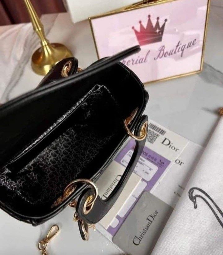 Geanta Dior Lady mini,curea detasabila, saculet, etichetă