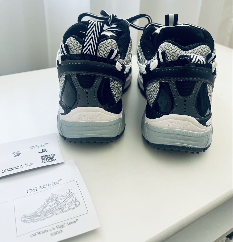 OFF-WHITE Be Right Back Grey Black