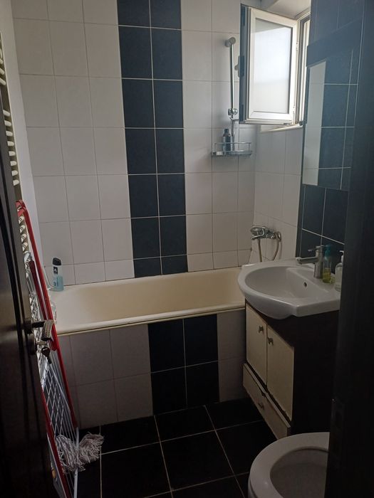 Vand apartament cu 3 camere ,68 mp, etaj 4/4,zona Garii