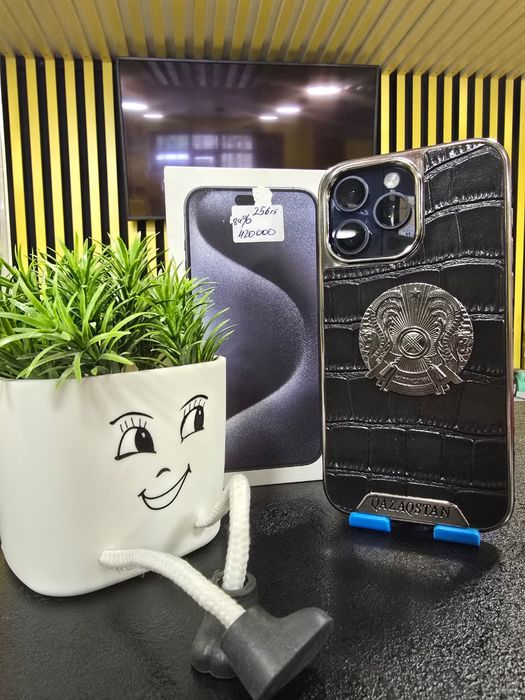 Apple iPhone 15 Pro Max , 256gb, 84%.