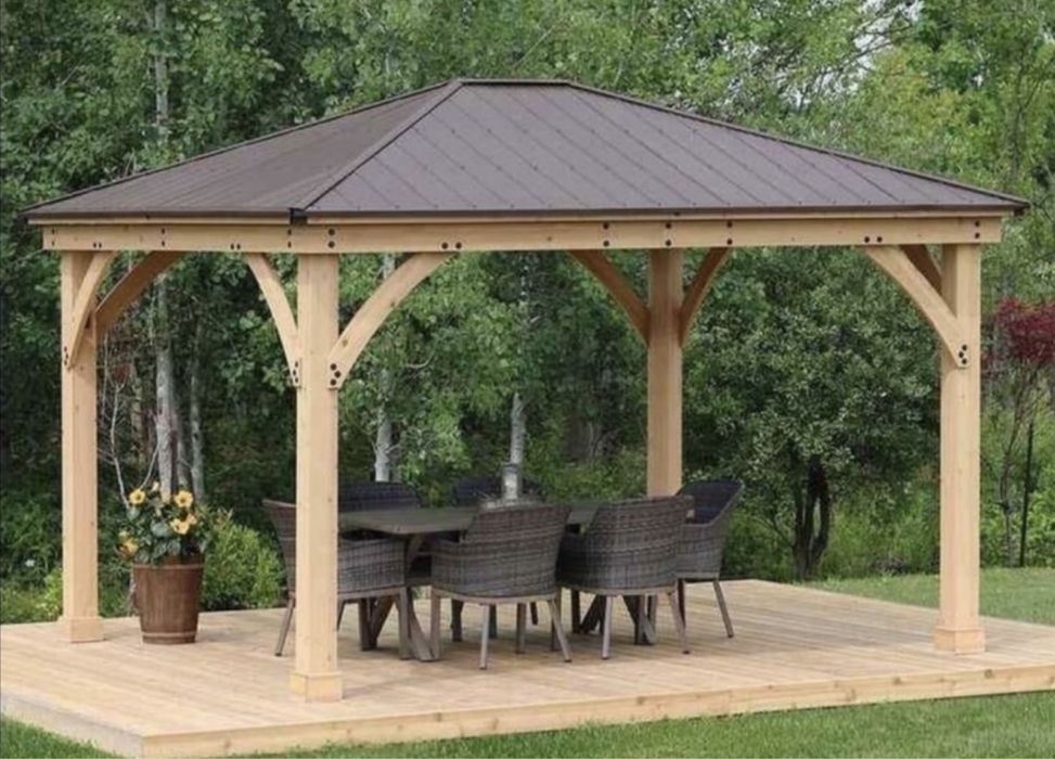 Căbănuțe din lemn si foișoare