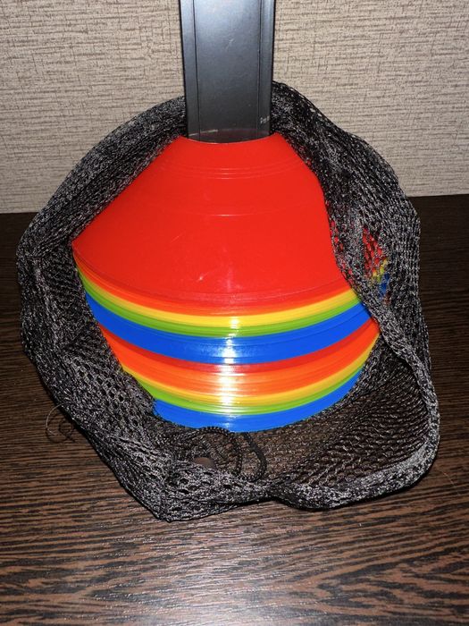 Продам фишки для тренировок 40 шт