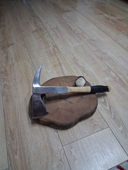 Piolet drumetie forjat manual