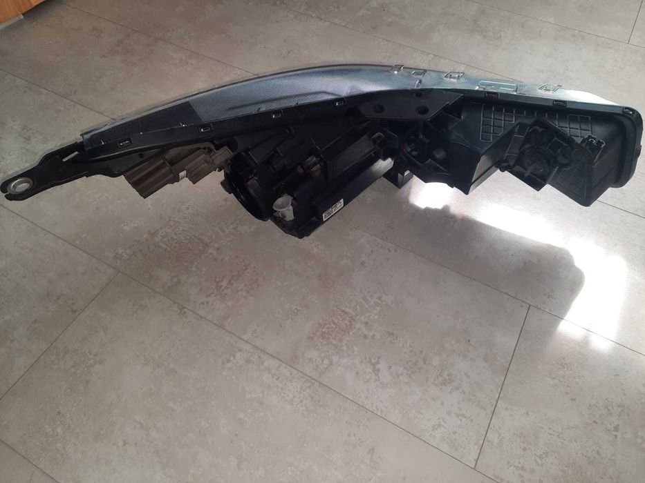 Far original stanga Led Xenon Hyundai Elantra CN7