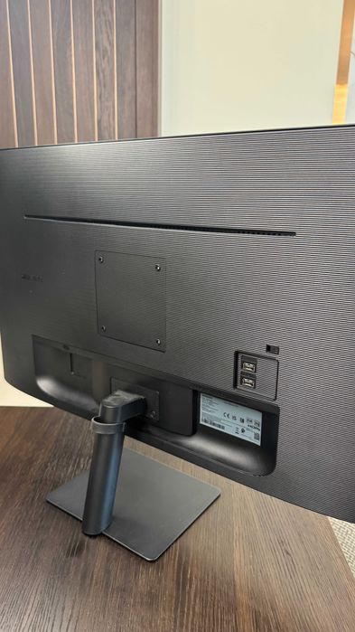 Smart Monitor 32″ Full HD, stare foarte bună