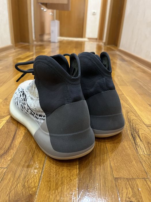 Adidas yeezy QNTM
