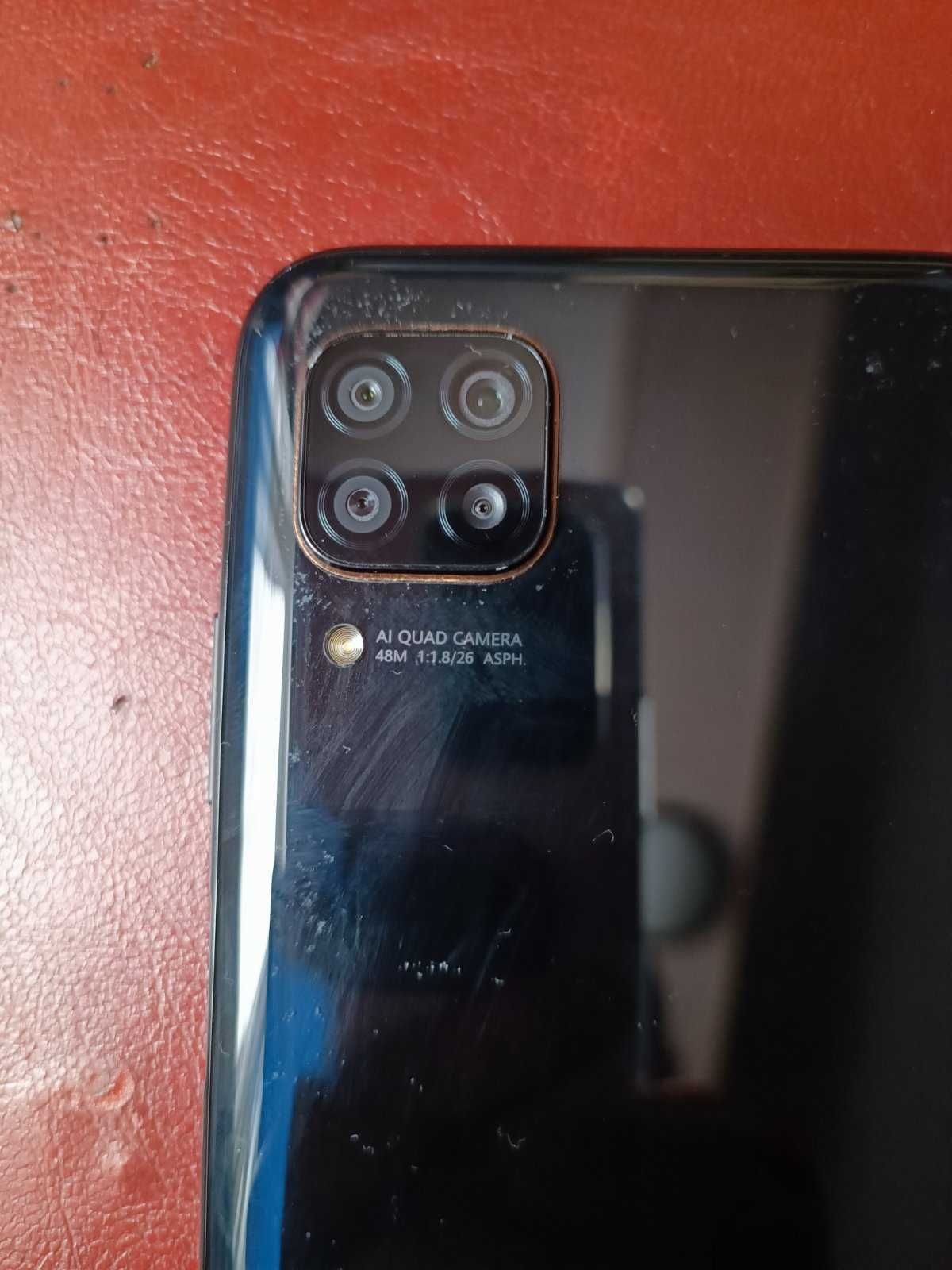 ПродовамHuawei p40 lite