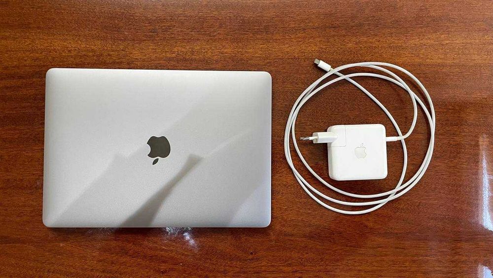 Macbook pro M1 8/256