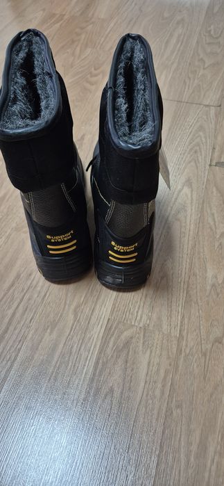 Продам обувь рабочую