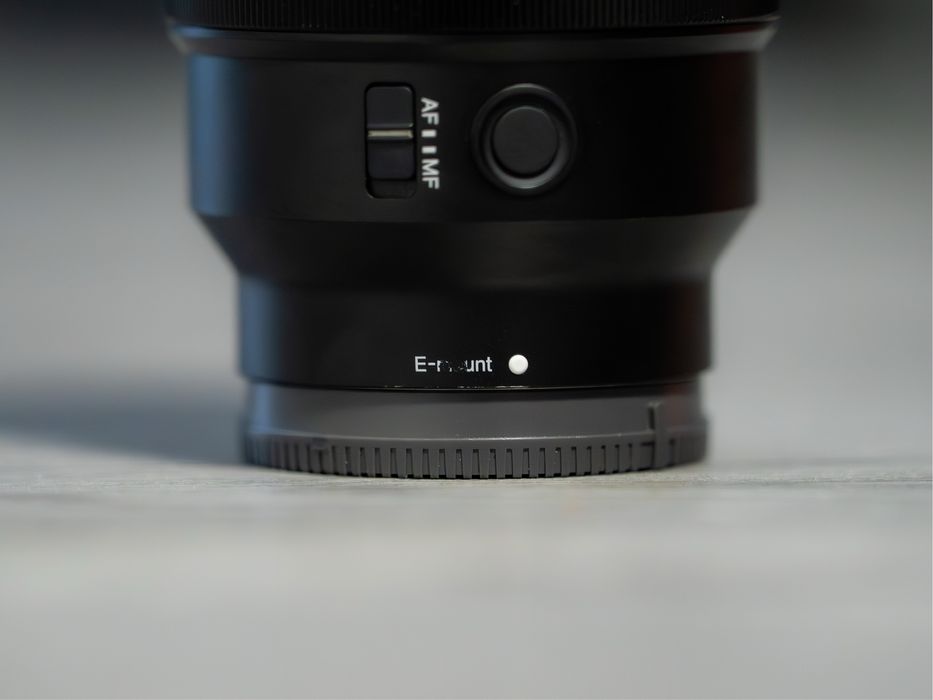 Vând Sony 85mm f/1.8 FE FULLBOX