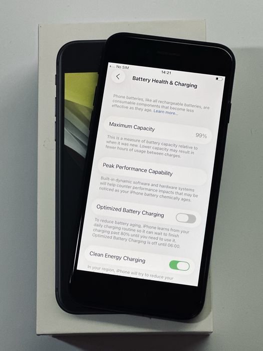 iPhone SE2020 Black 99% battery