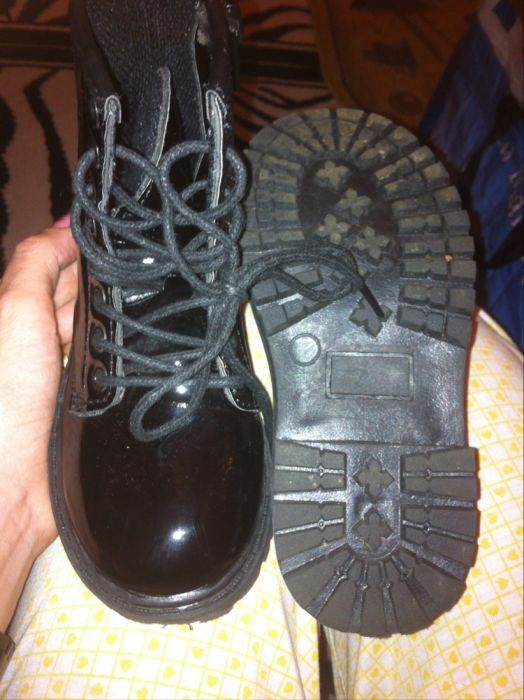 Vand ghetute lacuite,marime 27,marca  Tex, int 19 cm