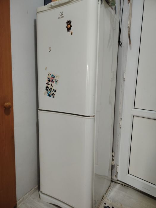 Холодильник INDESIT
