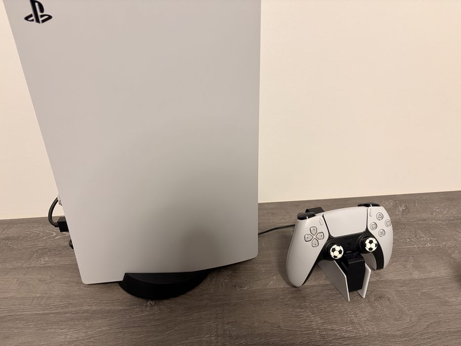 Playstation 5 cu jocuri si statie incarcare